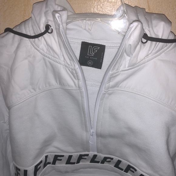 LF Cropped Long Sleeve Sweatshirt - Picture 6 of 9